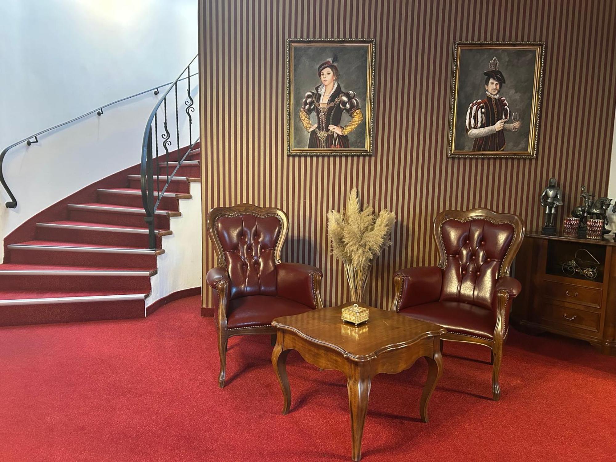 Zamocka Koruna U Hoffera Neutra Exterior foto